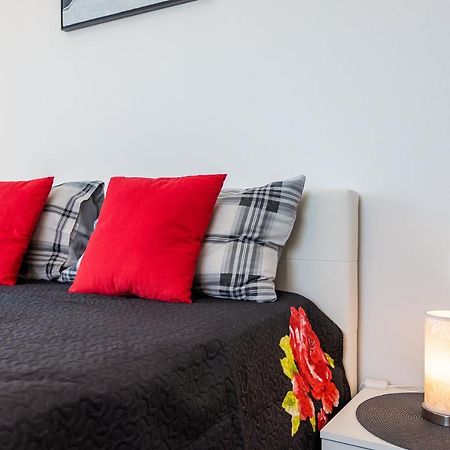 Apartment M****, New City Apartment + Parking Pula Luaran gambar