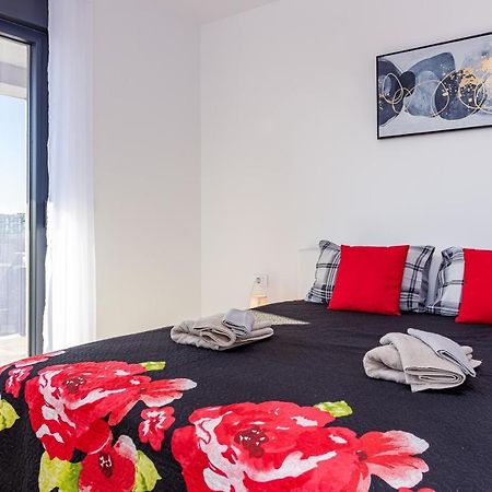 Apartment M****, New City Apartment + Parking Pula Luaran gambar