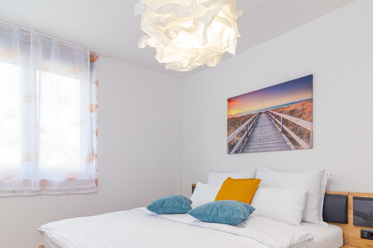 Apartment M****, New City Apartment + Parking Pula Luaran gambar