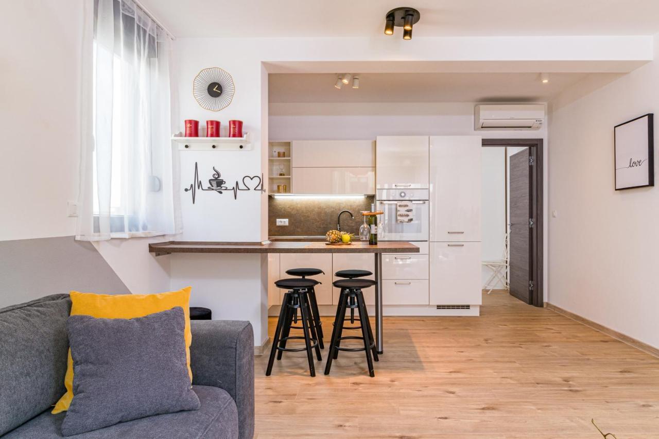 Apartment M****, New City Apartment + Parking Pula Luaran gambar