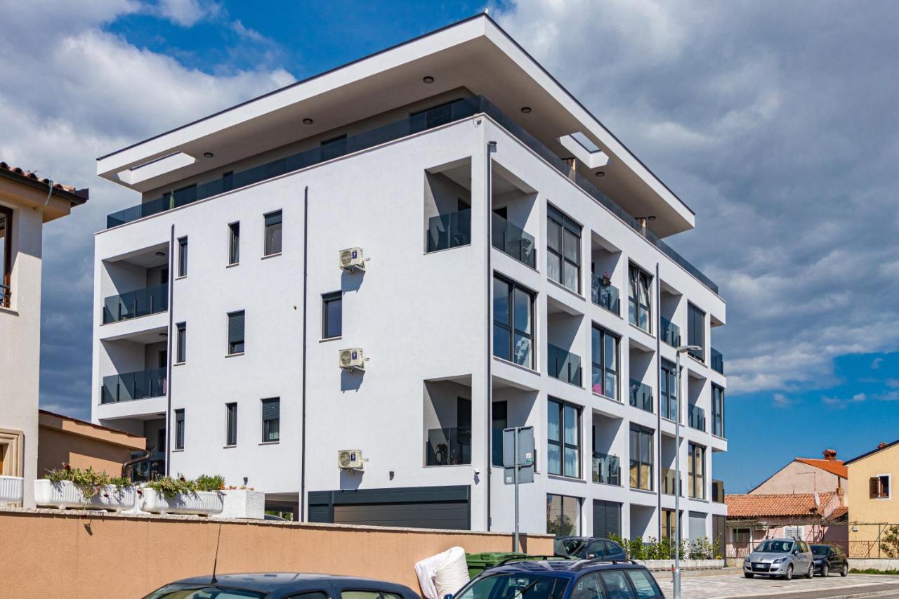 Apartment M****, New City Apartment + Parking Pula Luaran gambar